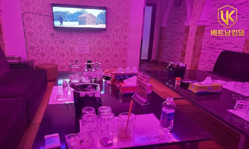 오로라 가라오케 내부 사진 3
